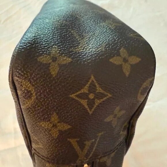 Louis Vuitton clutch or toiletries bag authentic used - Picture 3 of 9